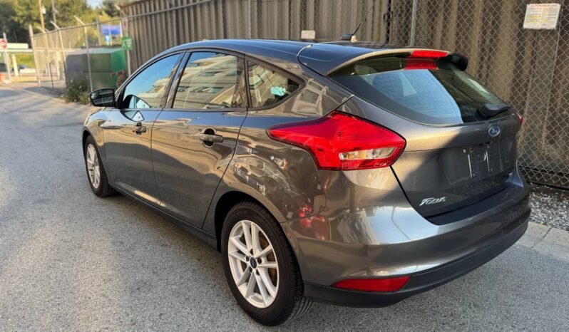 
								2017 Ford Focus SE full									