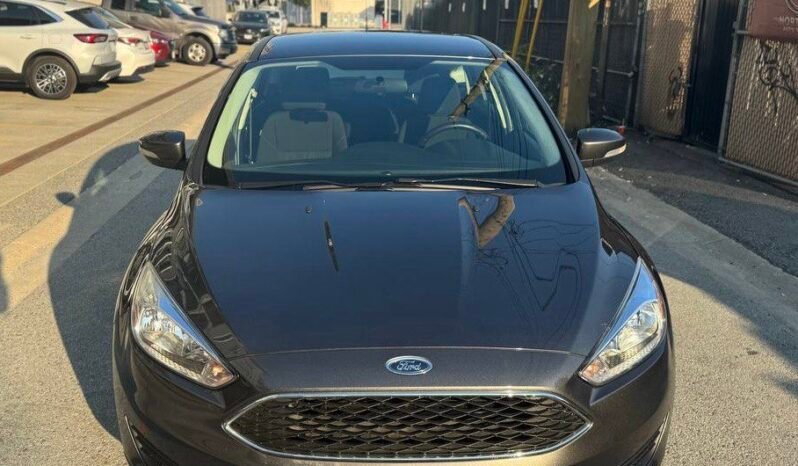
								2017 Ford Focus SE full									