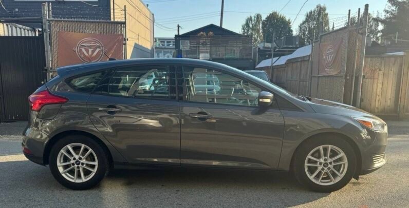 
								2017 Ford Focus SE full									