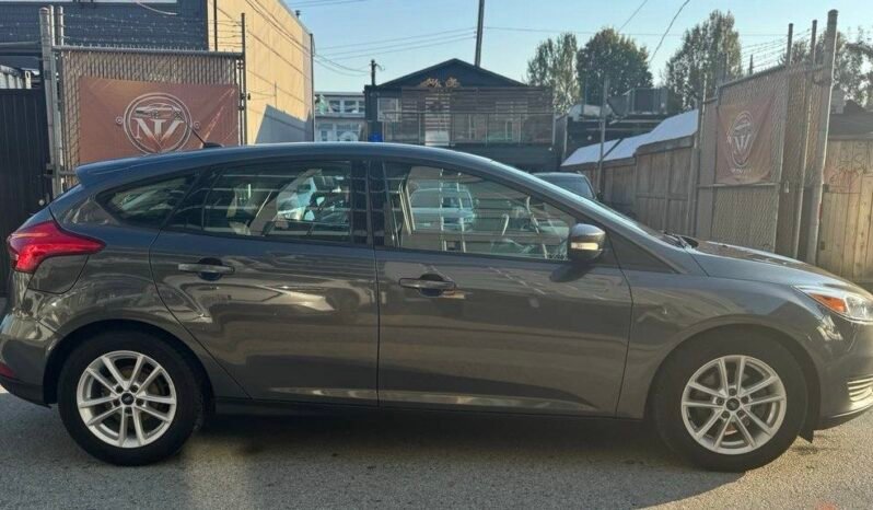 
								2017 Ford Focus SE full									