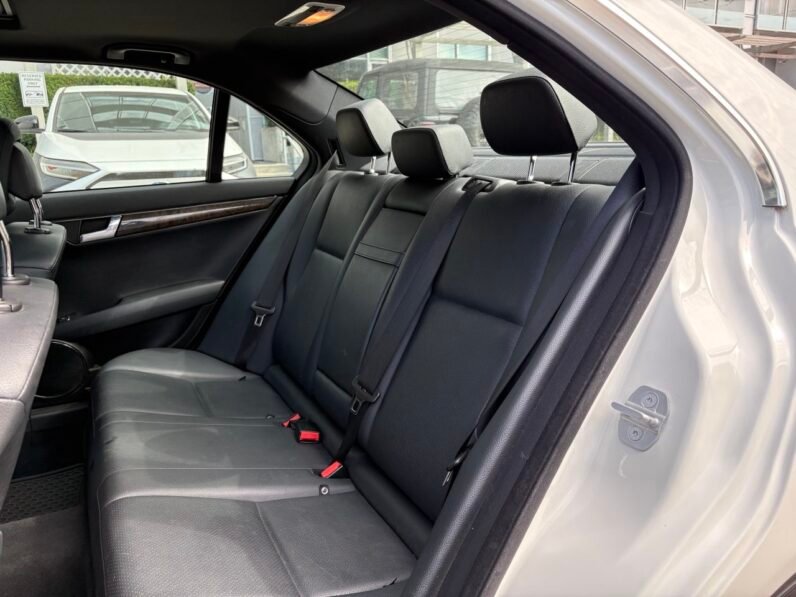 
								2008 Mercedes- Benz C-Class 4dr Sedan 3.0L 4MATIC full									