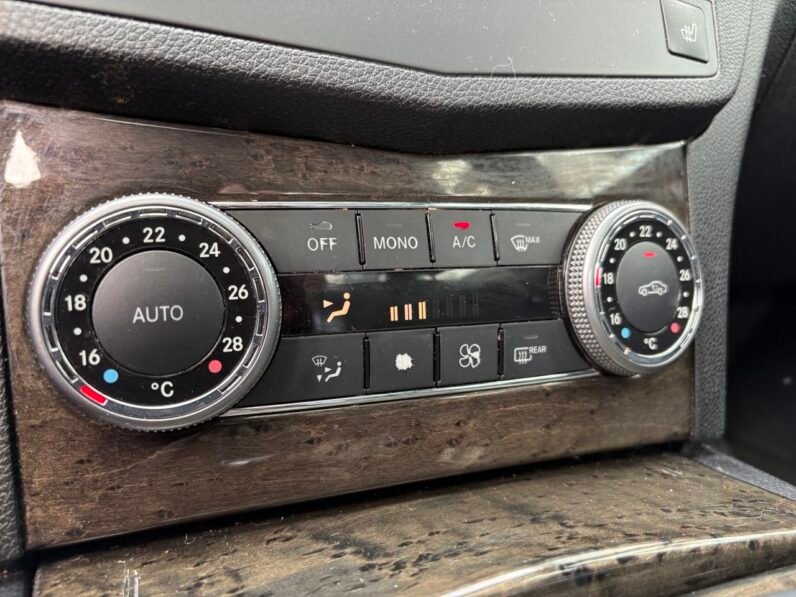 
								2008 Mercedes- Benz C-Class 4dr Sedan 3.0L 4MATIC full									